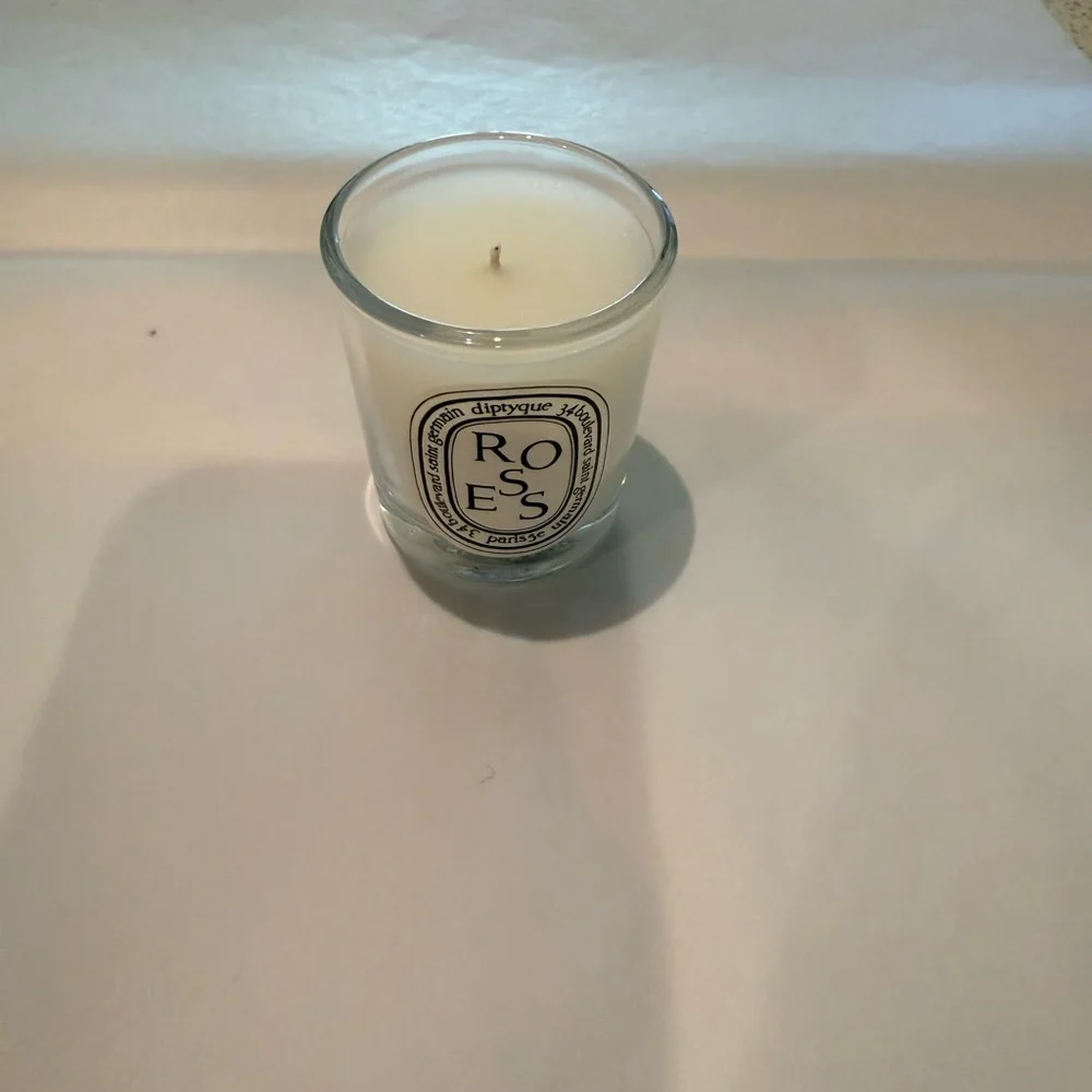 Diptyque Roses Candle - mini - Picture 4 of 5